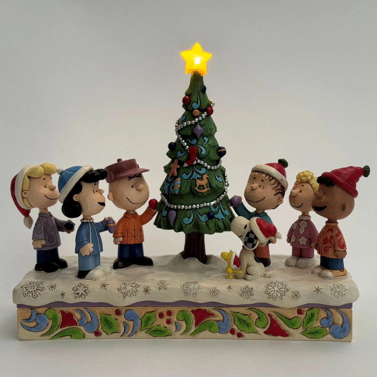 Peanuts Gang Decorating Tree